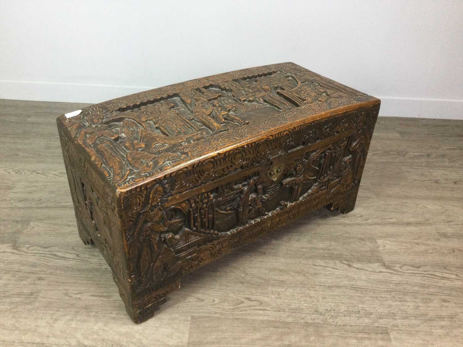 Lot 661 - A 20TH CENTURY CHINESE BLANKET CHEST