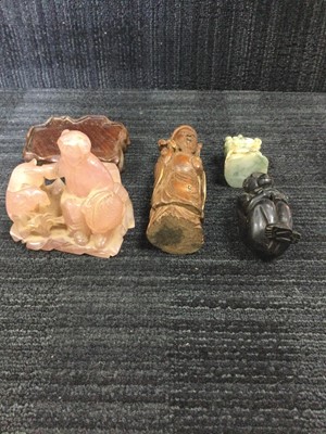 Lot 663 - AN EARLY 20TH CENTURY CHINESE CARVED HARDSTONE FIGURE AND OTHER CARVINGS
