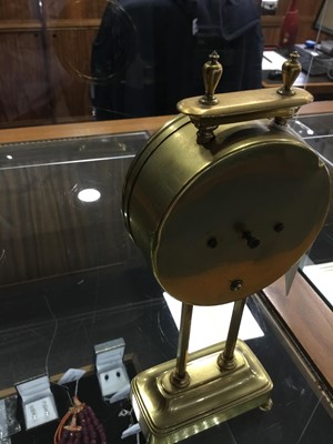 Lot 1138 - AN EARLY 20TH CENTURY GRAVITY CLOCK