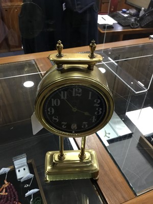 Lot 1138 - AN EARLY 20TH CENTURY GRAVITY CLOCK