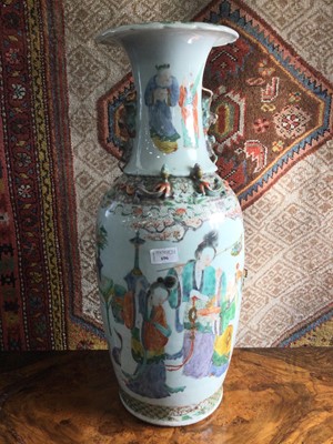 Lot 696 - A 19TH CENTURY CHINESE FAMILLE VERTE VASE