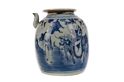 Lot 687 - AN 18TH/19TH CENTURY CHINESE TEA POT WITH COVER