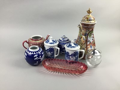 Lot 84 - A LOT OF CHINESE AND JAPANESE CERAMICS
