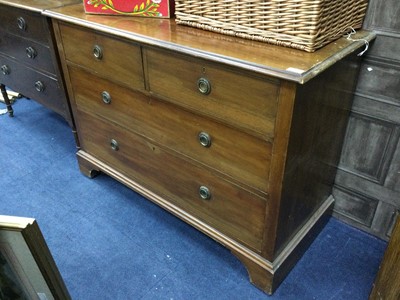 Lot 272 - A LOT OF TWO EARLY 20TH CENTURY MAHOGANY CHESTS OF DRAWERS