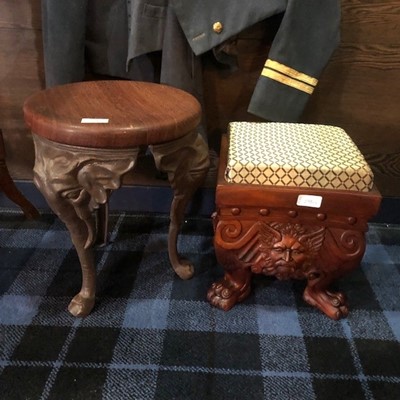 Lot 278 - A CIRCULAR OCCASIONAL TABLE AND A FOOTSTOOL