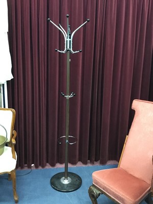 Lot 310 - A RETRO HAT AND COAT STAND