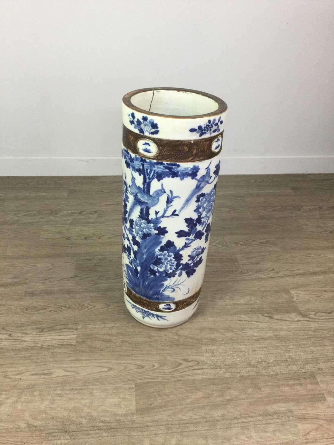 Lot 640 - A LATE 19TH CENTURY CHINESE BLUE AND WHITE STONEWARE STICK STAND