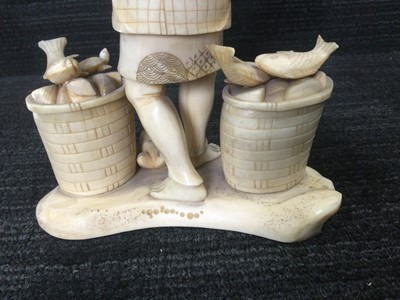 Lot 627 - A JAPANESE IVORY CARVING