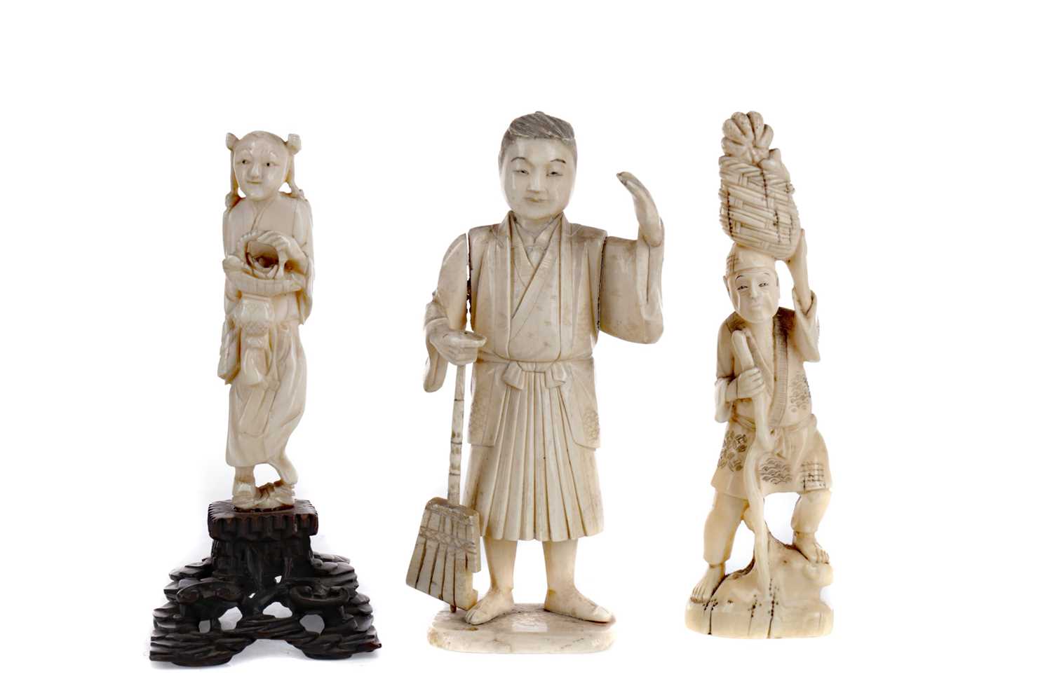 Lot 625 - AN EARLY 20TH CENTURY JAPANESE IVORY CARVED FIGURE AND TWO OTHER CARVINGS