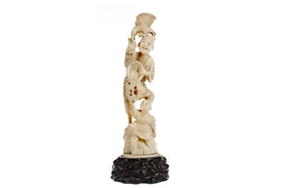 Lot 620 - A LATE 19TH EARLY 20TH CENTURY JAPANESE IVORY CARVING