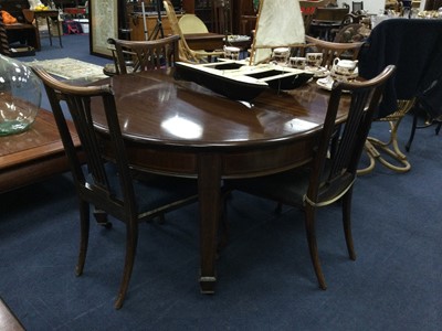 Lot 478 - A MAHOGANY EXTENDING DINING TABLE AND FOUR CHAIRS