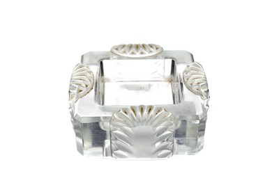 Lot 1103 - A LALIQUE CLEAR AND FROSTED GLASS ASHTRAY