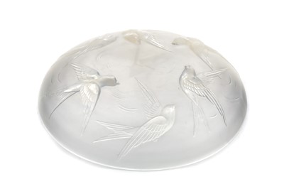 Lot 1107 - AN ART DECO SABINO OPALESCENT GLASS BOWL