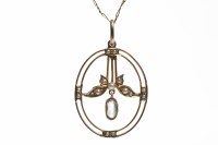 Lot 114 - EDWARDIAN FIFTEEN CARAT GOLD AQUAMARINE AND...