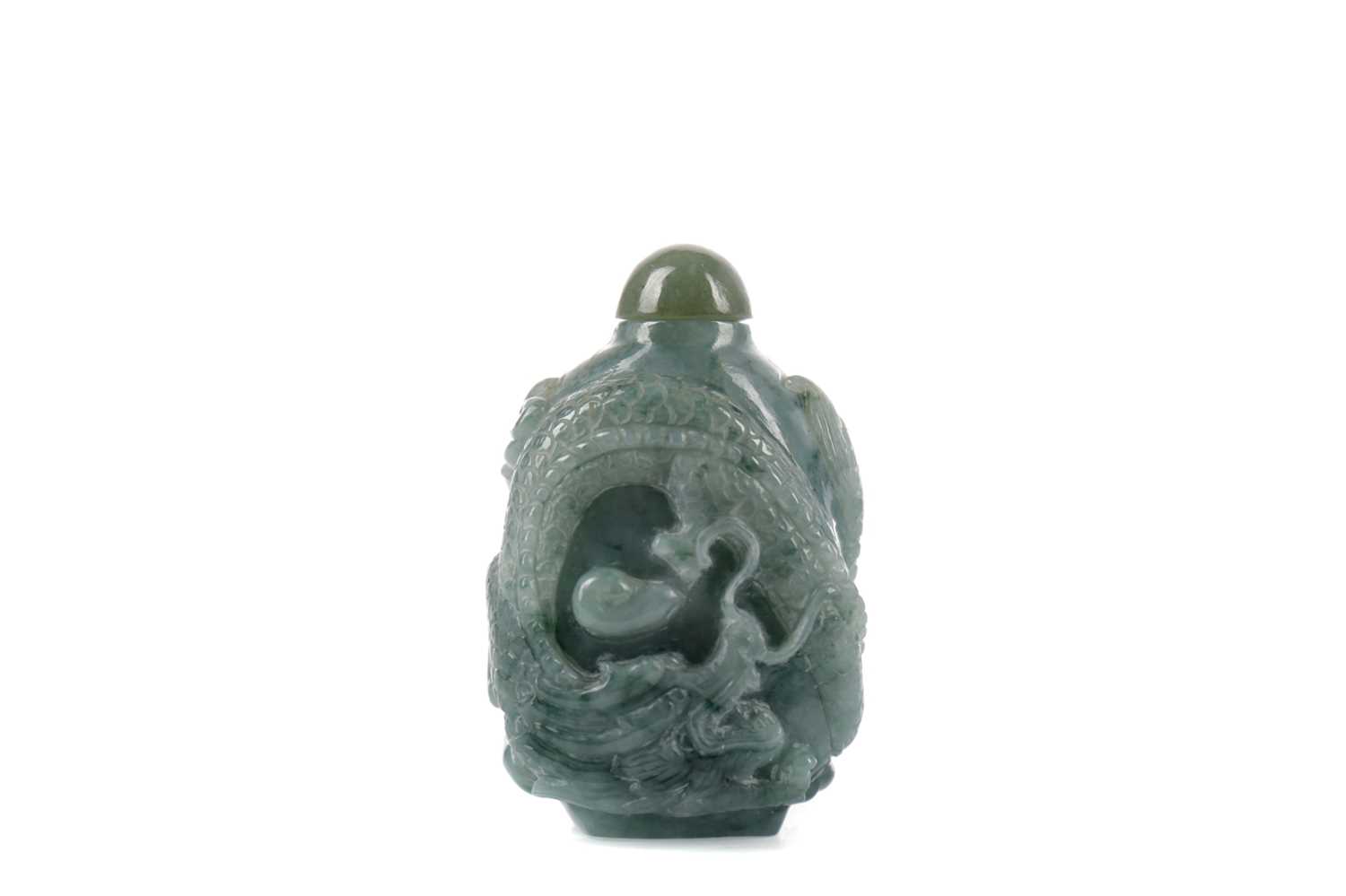 Lot 615 - A CHINESE JADE SNUFF BOTTLE