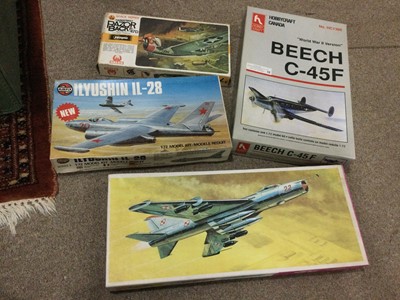 Lot 420 - A COLLECTION OF PLASTIC KITS