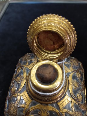 Lot 1743 - A MID 19TH CENTURY GLASS AND GILT METAL SCENT BOTTLE