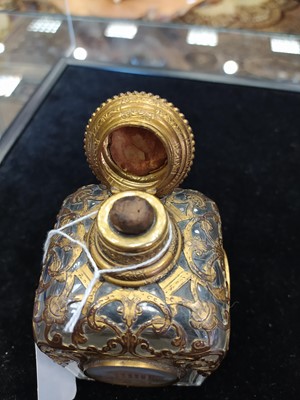Lot 1743 - A MID 19TH CENTURY GLASS AND GILT METAL SCENT BOTTLE