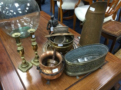 Lot 518 - A PAIR OF BRASS CANDLESTICKS ALONG WITH OTHER BRASS, SILVER PLATE AND WOODEN ITEMS