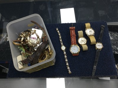 Lot 3 - A COLLECTION OF COSTUME AND OTHER JEWELLERY