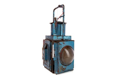Lot 1756 - AN EARLY 20TH CENTURY RAILWAY ENGINES LAMP