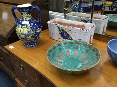 Lot 600 - A LOT OF CERAMICS AND POTTERY