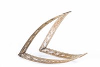 Lot 154 - UNMARKED ARM BANGLE with filigree decoration, 29g