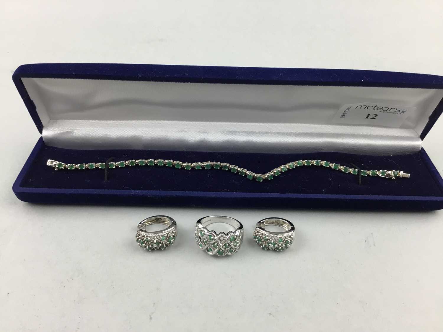 Lot 12 - A SILVER AND EMERALD BRACELET, RING AND EARRINGS
