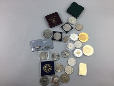 Lot 39 - A COLLECTION OF COMMEMORATIVE CROWNS