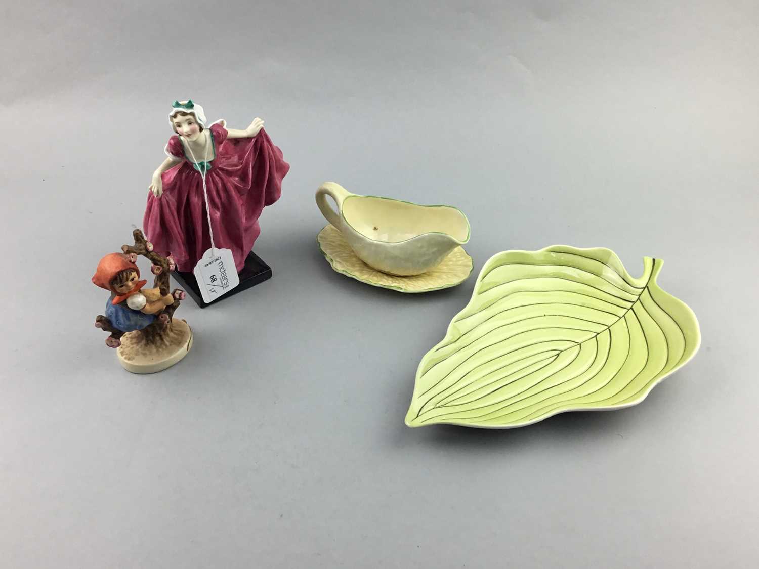 Lot 68 - A ROYAL DOULTON FIGURE OF 'DELIGHT' AND OTHER CERAMICS