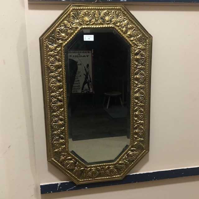 Lot 73 - AN EARLY 20TH CENTURY BRASS FRAMED WALL MIRROR