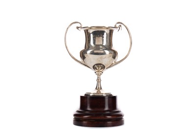 Lot 1732 - A GEORGE V SILVER LADIES RACE CUP