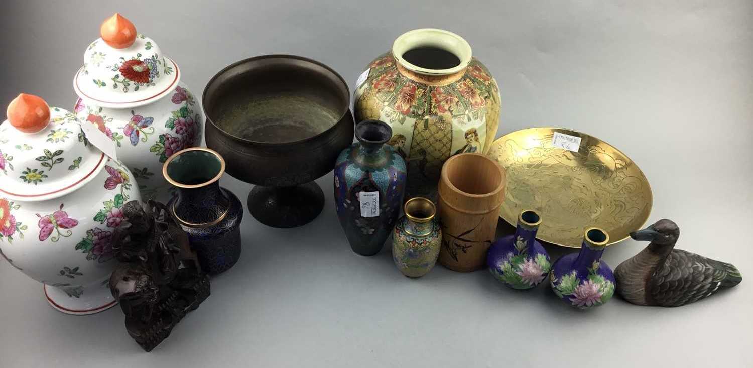 Lot 86 - A PAIR OF MODERN CHINESE LIDDED VASES, JAPANESE VASE, CLOISONNE VASES AND OTHER ITEMS