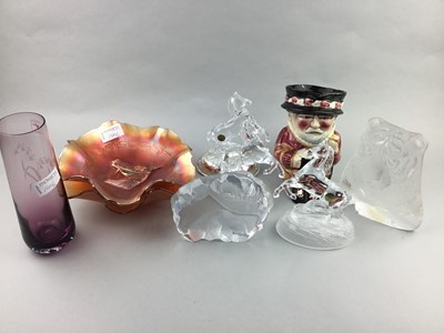 Lot 146 - A LOT OF TWO SWEDISH GLASS MODELS OF A POLAR BEAR AND A TIGER AND OTHER ITEMS
