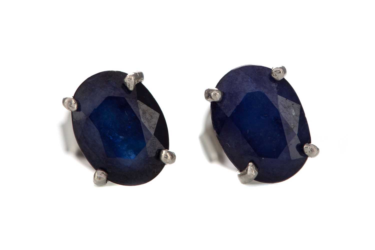 Lot 388 - A PAIR OF TREATED SAPPHIRE EARRINGS