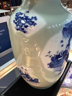 Lot 1604 - A 20TH CENTURY CHINESE CELADON VASE