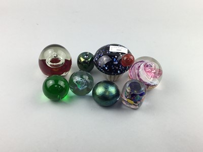 Lot 102 - A COLLECTION OF EIGHT GLASS PAPERWEIGHTS
