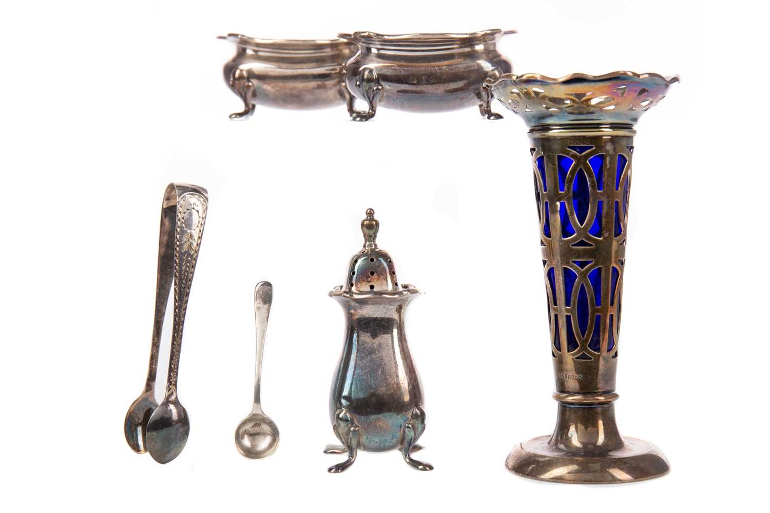 Lot 409 - A SET OF FOUR SILVER NAPKIN RINGS AND OTHER ITEMS