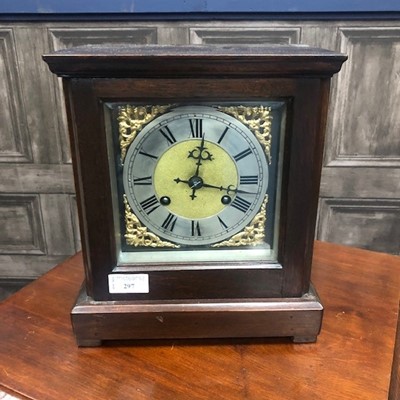 Lot 297 - AN EARLY 20TH CENTURY MAHOGANY MANTEL CLOCK