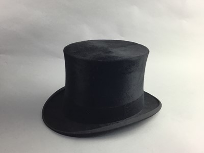 Lot 290 - AN EARLY 20TH CENTURY TOP HAT