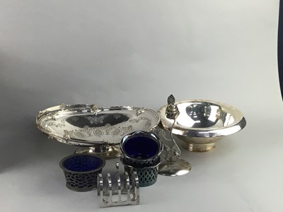 Lot 339 - A LOT OF SILVER PLATED WARE INCLUDING A TOAST RACK AND NUT CRACKERS