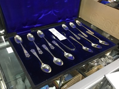 Lot 395 - A SET OF TWELVE SILVER TEASPOONS  AND TONGS IN CASE