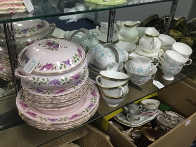 Lot 401 - A ROYAL TUSCAN TEA SERVICE AND OTHER TEA AND DINNER WARE