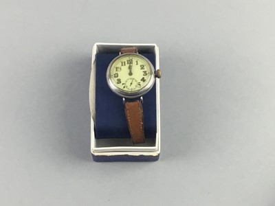 Lot 422 - A SILVER CASED WWI WATCH