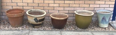 Lot 460 - A LOT OF SIX VARIOUS CIRCULAR PLANT POTS