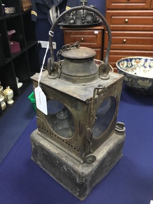 Lot 466 - A COACH LAMP