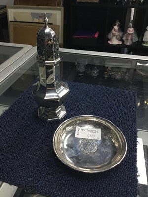 Lot 492 - A SILVER OCTAGONAL BALUSTER SHAPED SUGAR CASTER AND A SILVER DISH