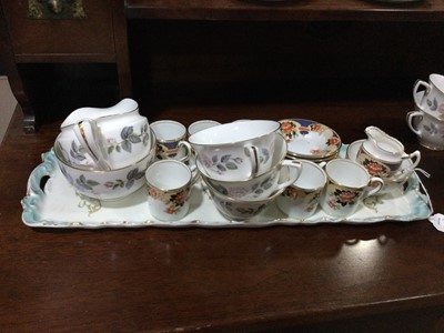 Lot 538 - A ROYAL WORCESTER TEA SERVICE AND A COFFEE SERVICE