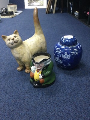 Lot 576 - A BLUE AND WHITE GINGER JAR AND COVER AND OTHER CERAMICS