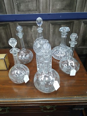 Lot 552 - A LOT OF CRYSTAL AND GLASS DECANTERS